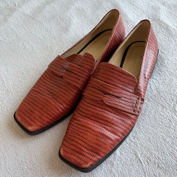 UPDATED with current photos🩶 Intentionally Blank loafers size 9 (EU 39) - Picture 3 of 16